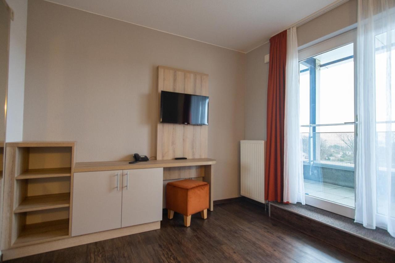 Hotel Wikinger Цемпин Екстериор снимка